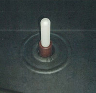 取水管に設置した白金チタン電極